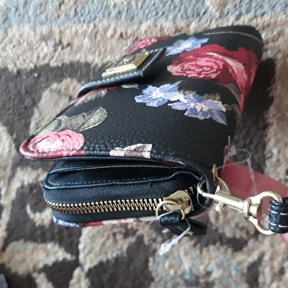 2x*Host Pick*Stone Mountain pretty bonded leather wristlet